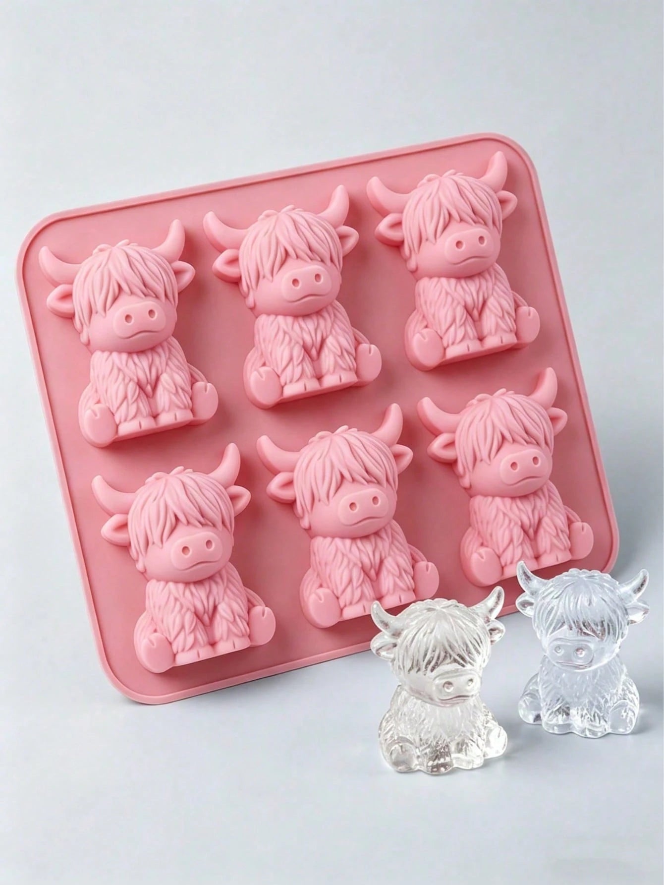 1pc Highland Cow Silicone Ice Cube Tray, 3D Cute Cow Shaped Silicone Ice Mold, Suitable For Whiskey, Cocktails And Baking, Silicone Mold Also Suitable For Easter And Holiday Decorations, Party Supplies, Kitchen Decor, Holiday Essential